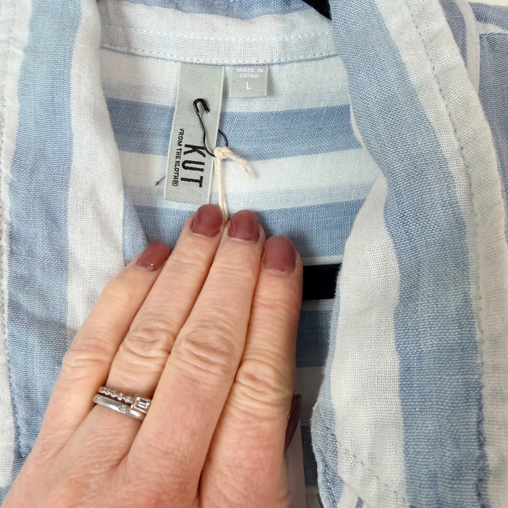 Kut from the Kloth blue stripe linen blend button up shirt sz Large - Picture 3 of 6